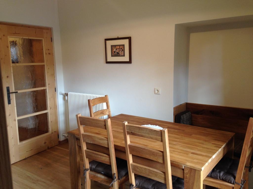 Platzerhof Apartman Monguelfo-Tesido / Welsberg-Taisten Szoba fotó