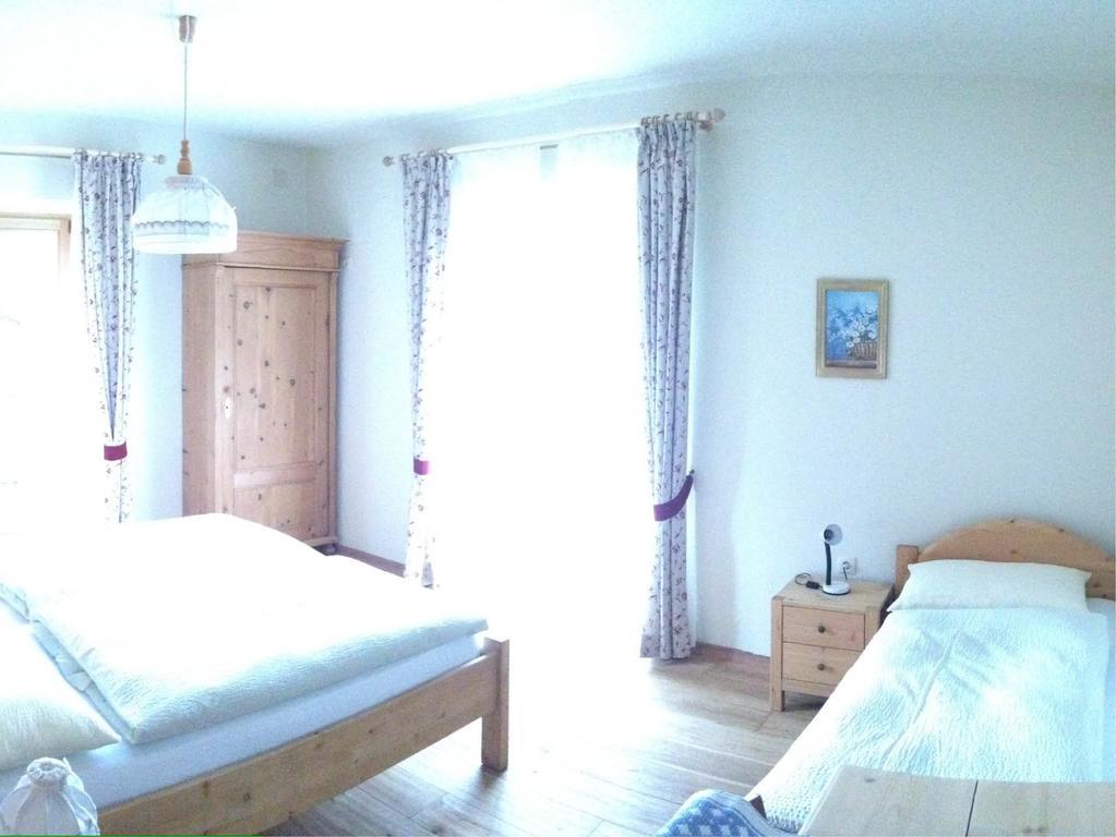 Platzerhof Apartman Monguelfo-Tesido / Welsberg-Taisten Szoba fotó